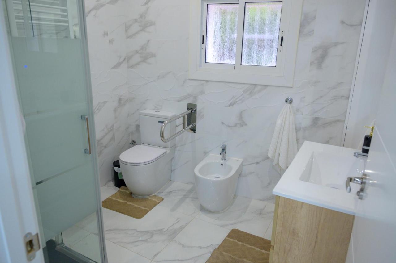 הוילה סנט אסטב ססרובירס Relax House Barcelone מראה חיצוני תמונה