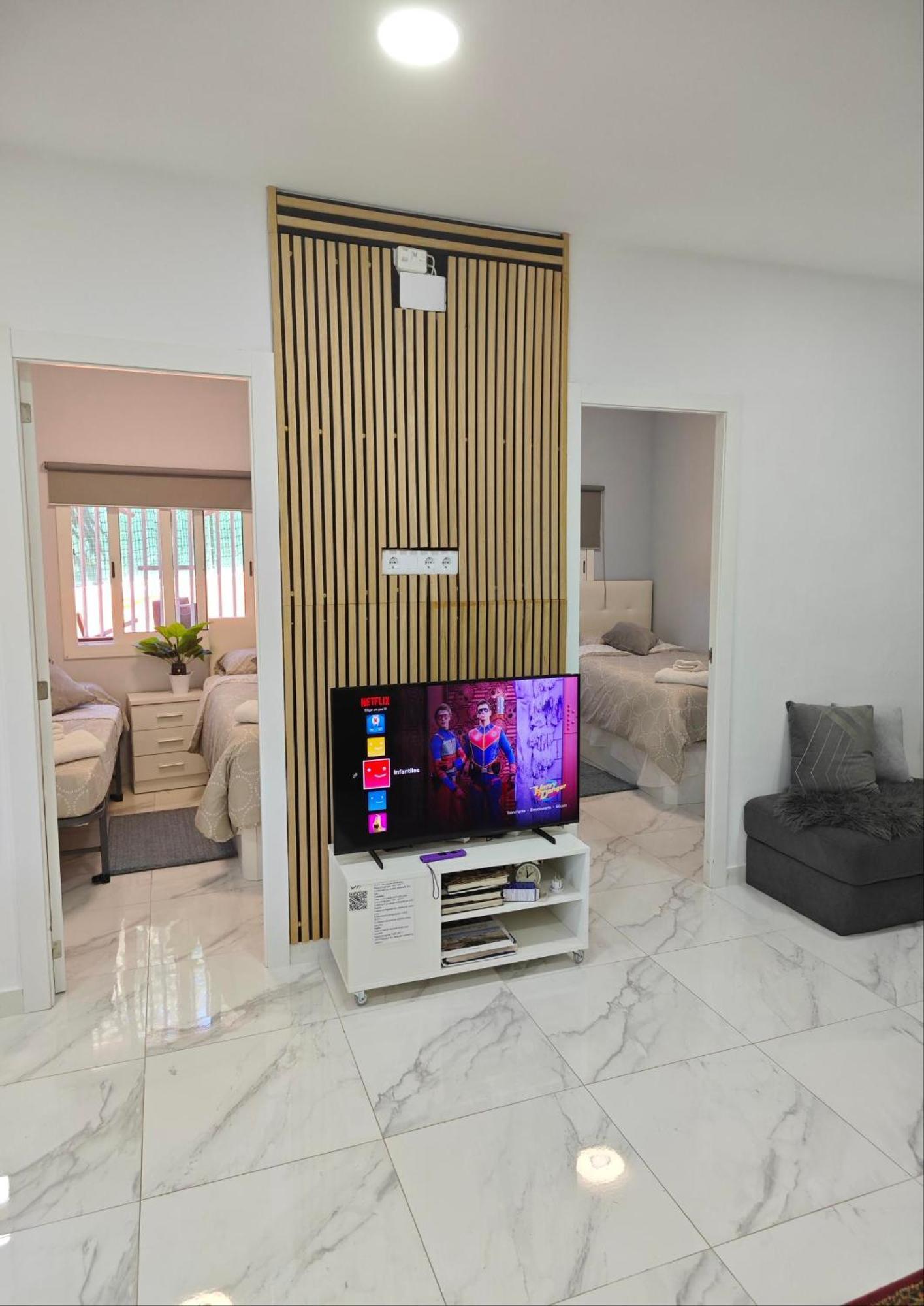 הוילה סנט אסטב ססרובירס Relax House Barcelone מראה חיצוני תמונה