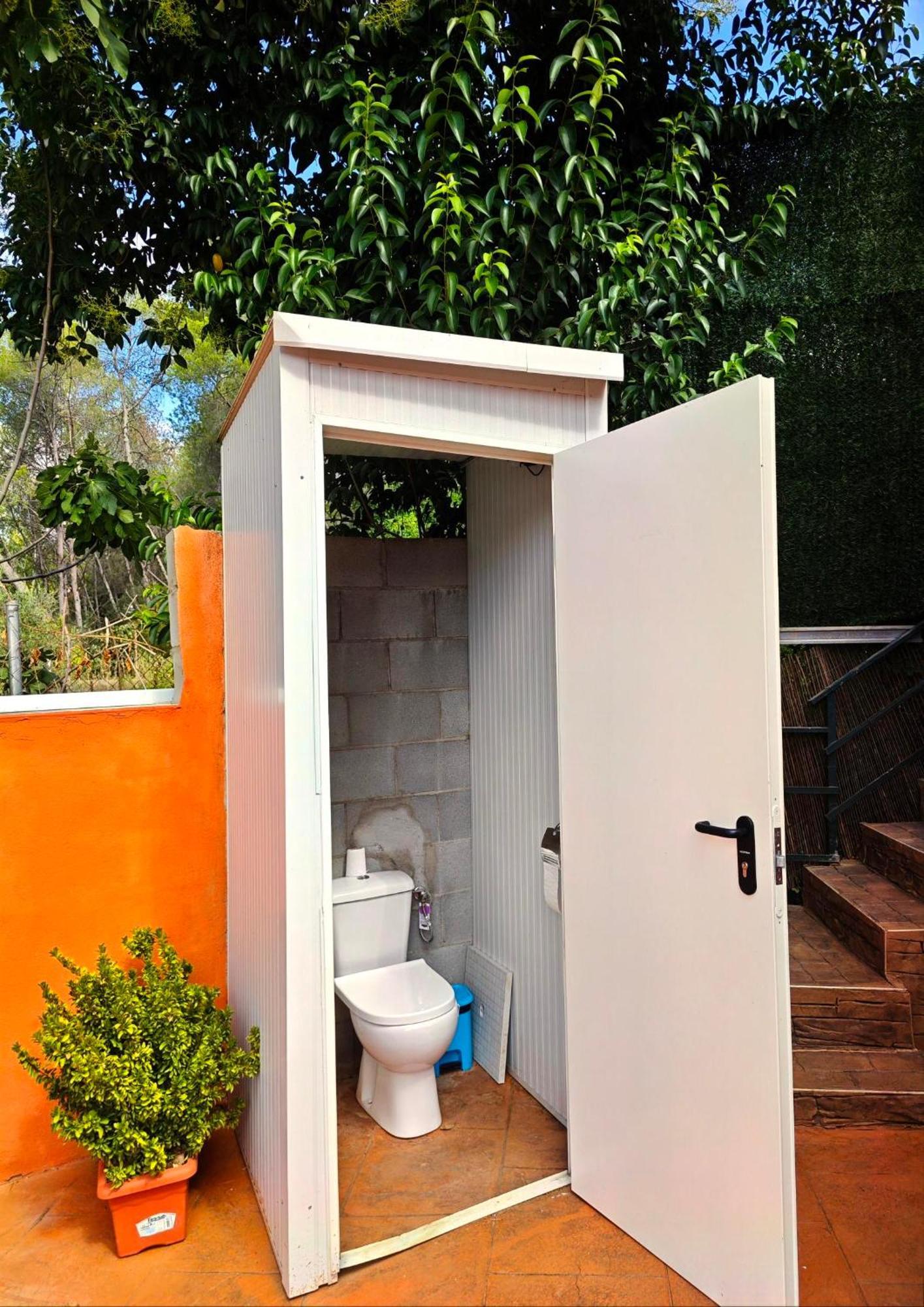 הוילה סנט אסטב ססרובירס Relax House Barcelone מראה חיצוני תמונה