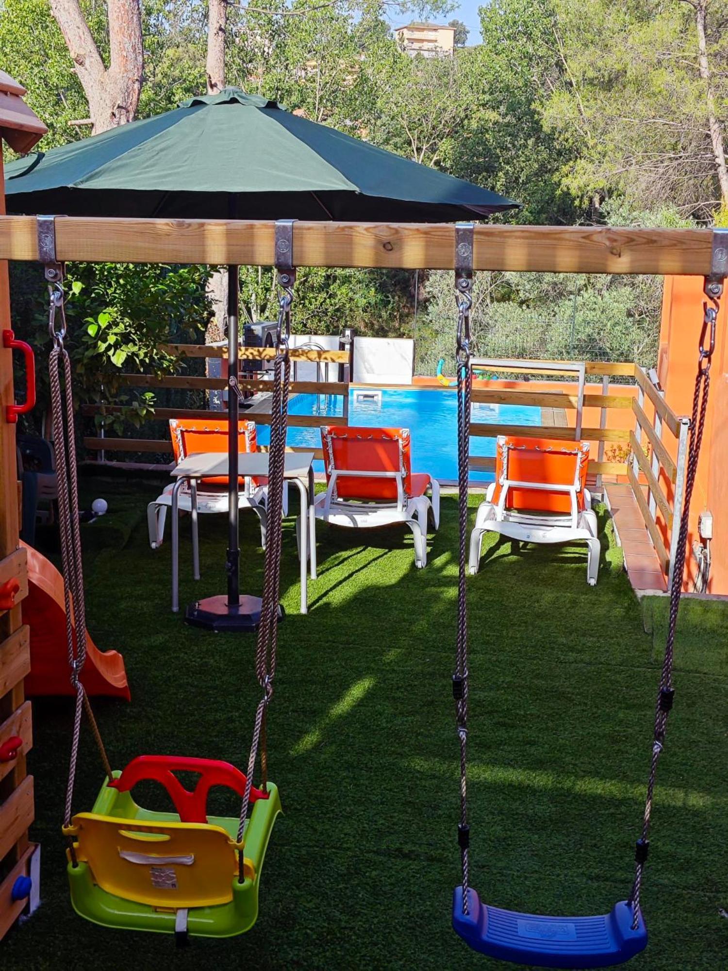 הוילה סנט אסטב ססרובירס Relax House Barcelone מראה חיצוני תמונה
