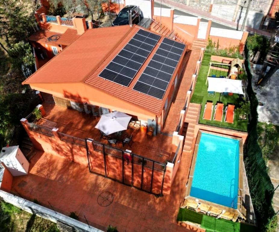 הוילה סנט אסטב ססרובירס Relax House Barcelone מראה חיצוני תמונה
