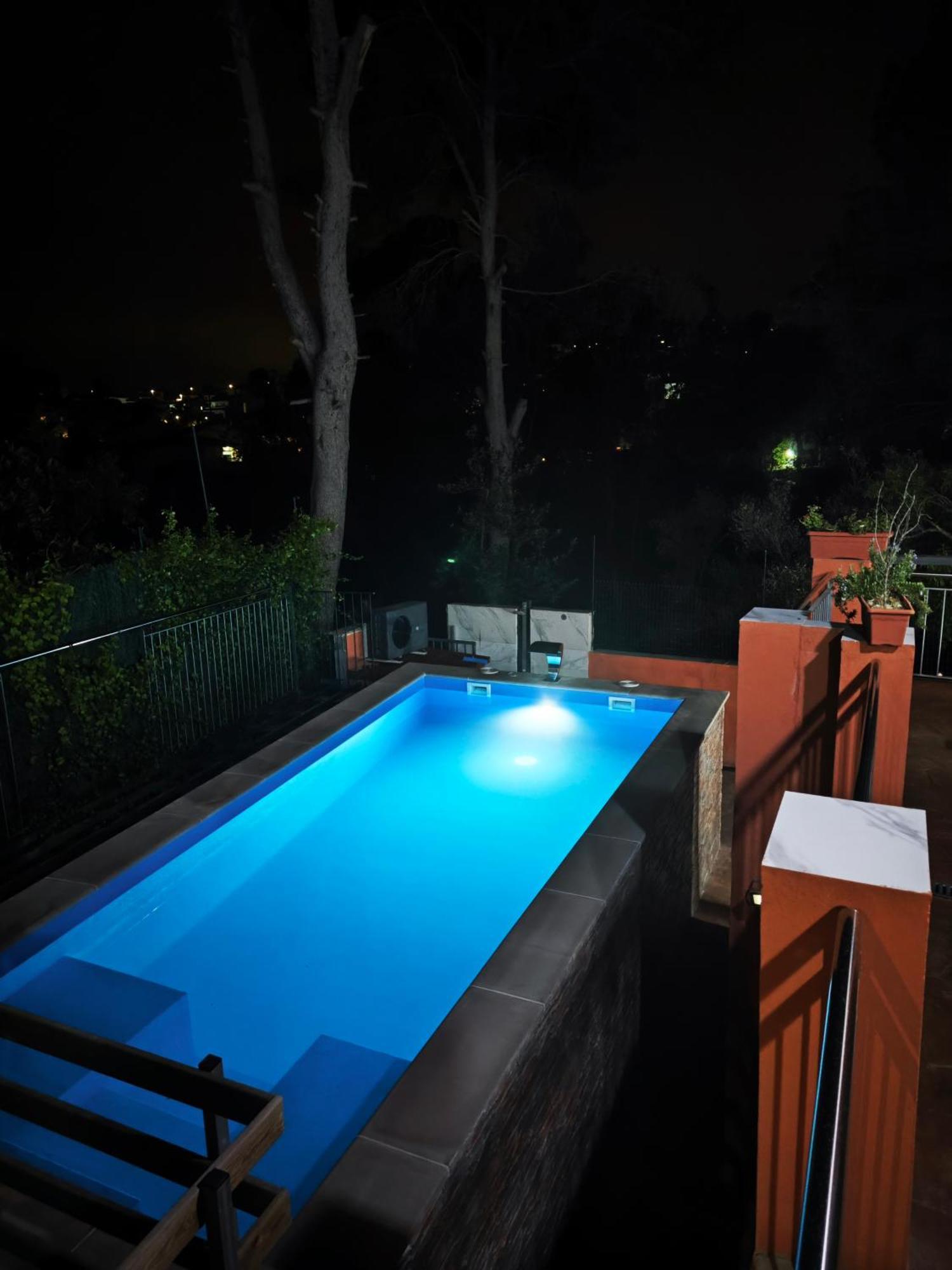הוילה סנט אסטב ססרובירס Relax House Barcelone מראה חיצוני תמונה